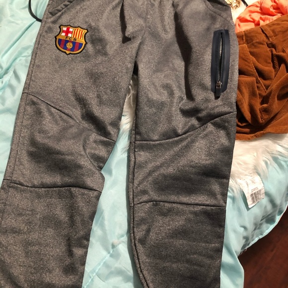 FCB Boys soccer sweats - Picture 5 of 7